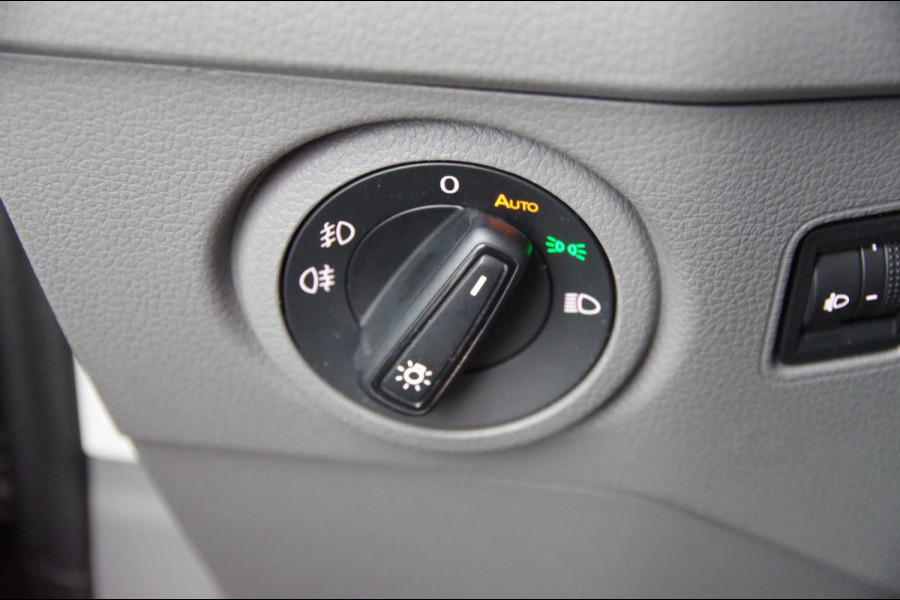 Volkswagen Crafter 35 2.0 TDI L3H3 HIGHLINE 140PK AUT. TREKHAAK, CAMERA, NAVI, CRUISE, AIRCO, NL AUTO, NAP