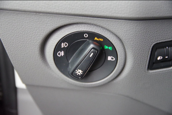 Volkswagen Crafter 35 2.0 TDI L3H3 HIGHLINE 140PK AUT. TREKHAAK, CAMERA, NAVI, CRUISE, AIRCO, NL AUTO, NAP