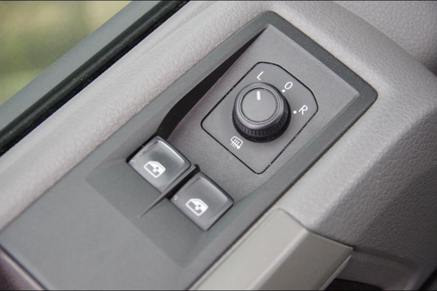 Volkswagen Crafter 35 2.0 TDI L3H3 HIGHLINE 140PK AUT. TREKHAAK, CAMERA, NAVI, CRUISE, AIRCO, NL AUTO, NAP