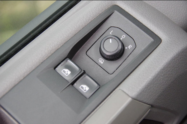 Volkswagen Crafter 35 2.0 TDI L3H3 HIGHLINE 140PK AUT. TREKHAAK, CAMERA, NAVI, CRUISE, AIRCO, NL AUTO, NAP