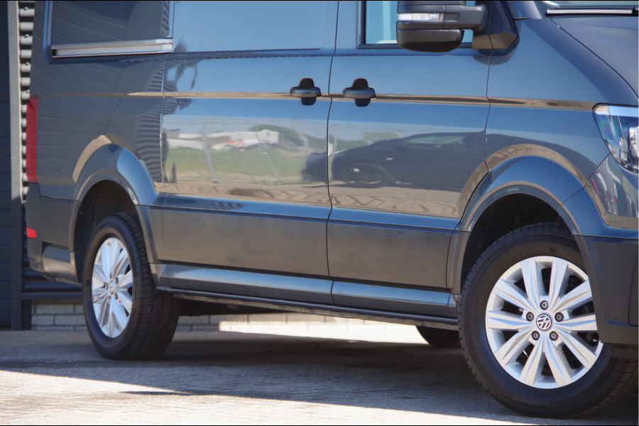 Volkswagen Crafter 35 2.0 TDI L3H3 HIGHLINE 140PK AUT. TREKHAAK, CAMERA, NAVI, CRUISE, AIRCO, NL AUTO, NAP