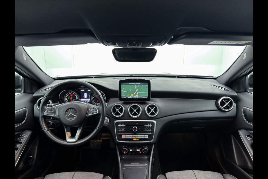 Mercedes-Benz GLA 180 Business Solution | Lichtmetalen velgen | Navigatie | Parking support | Inclusief 12 Maanden Garantie