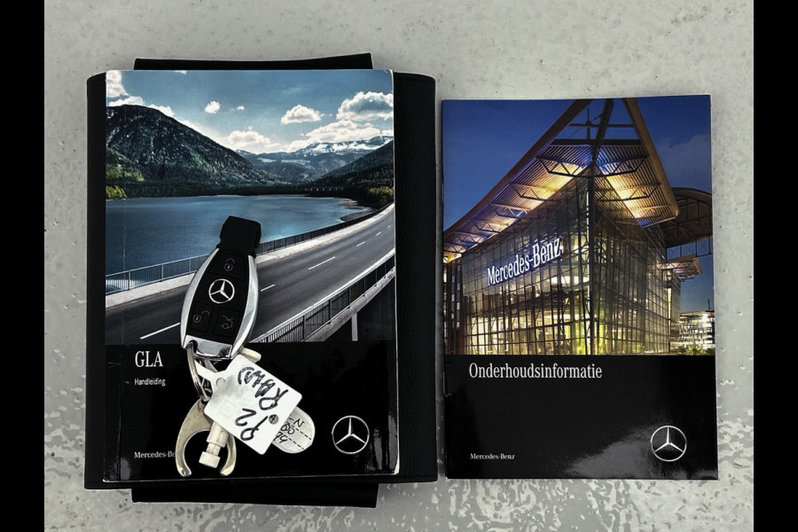 Mercedes-Benz GLA 180 Business Solution | Lichtmetalen velgen | Navigatie | Parking support | Inclusief 12 Maanden Garantie
