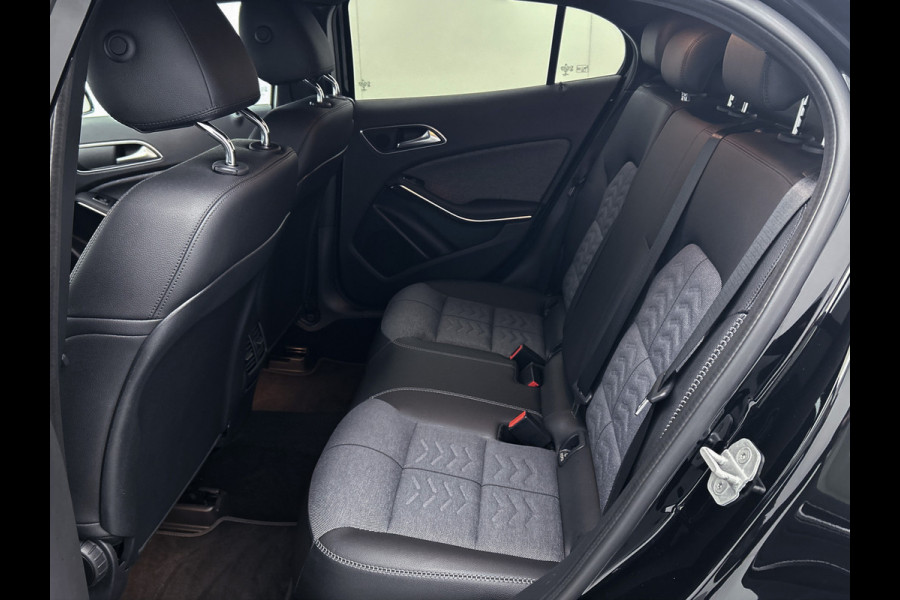 Mercedes-Benz GLA 180 Business Solution | Lichtmetalen velgen | Navigatie | Parking support | Inclusief 12 Maanden Garantie