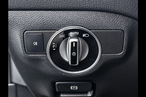 Mercedes-Benz GLA 180 Business Solution | Lichtmetalen velgen | Navigatie | Parking support | Inclusief 12 Maanden Garantie