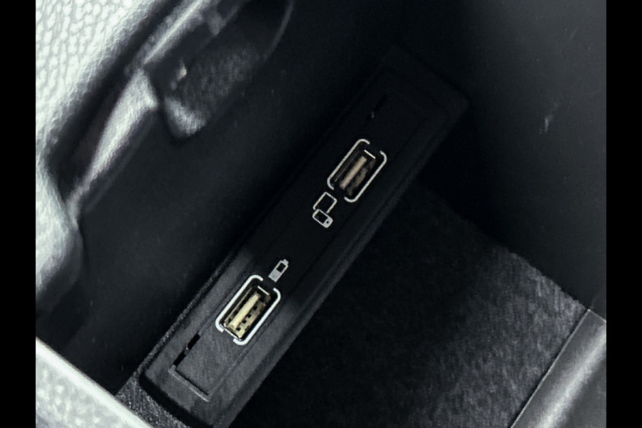 Mercedes-Benz GLA 180 Business Solution | Lichtmetalen velgen | Navigatie | Parking support | Inclusief 12 Maanden Garantie