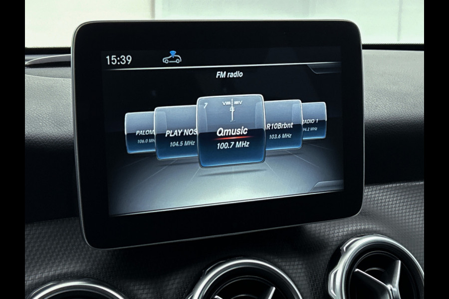 Mercedes-Benz GLA 180 Business Solution | Lichtmetalen velgen | Navigatie | Parking support | Inclusief 12 Maanden Garantie