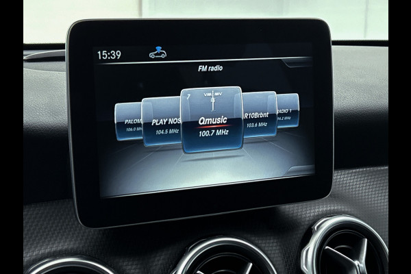 Mercedes-Benz GLA 180 Business Solution | Lichtmetalen velgen | Navigatie | Parking support | Inclusief 12 Maanden Garantie