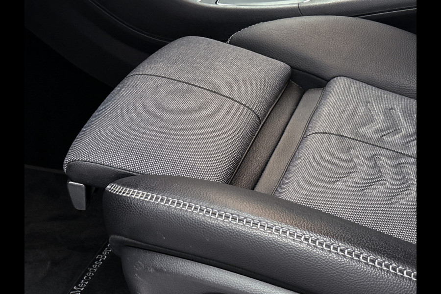 Mercedes-Benz GLA 180 Business Solution | Lichtmetalen velgen | Navigatie | Parking support | Inclusief 12 Maanden Garantie