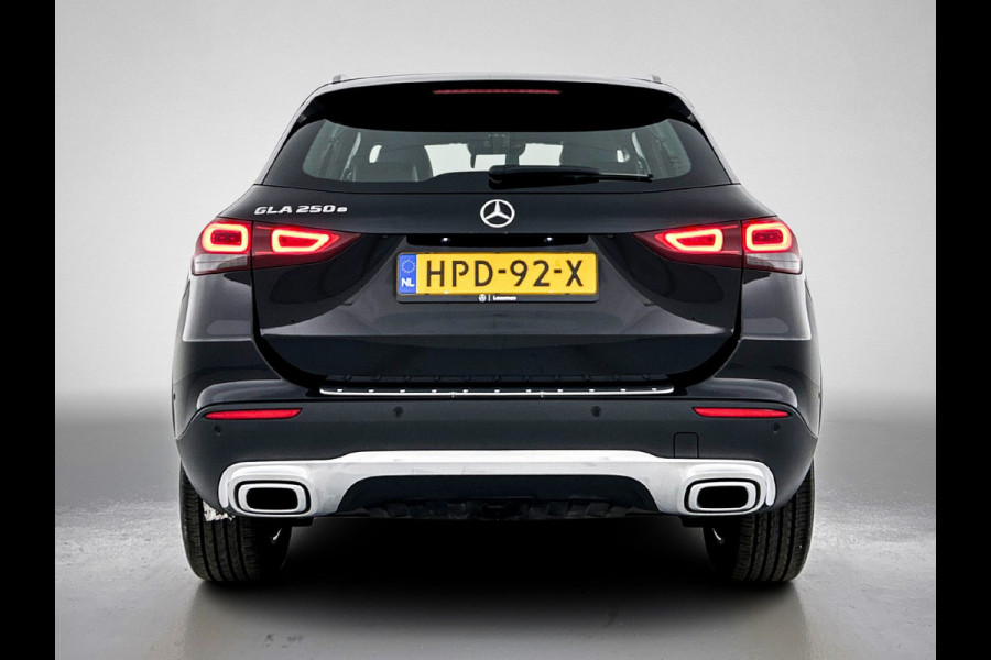 Mercedes-Benz GLA 250 e Luxury Line | 5 spaaks lichtmetalen velgen | Wide screen | Navigatie | Parking support | Inclusief 24 maanden Mercedes-Benz Certified garantie voor Europa.