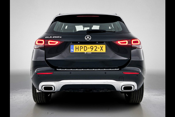 Mercedes-Benz GLA 250 e Luxury Line | 5 spaaks lichtmetalen velgen | Wide screen | Navigatie | Parking support | Inclusief 24 maanden Mercedes-Benz Certified garantie voor Europa.