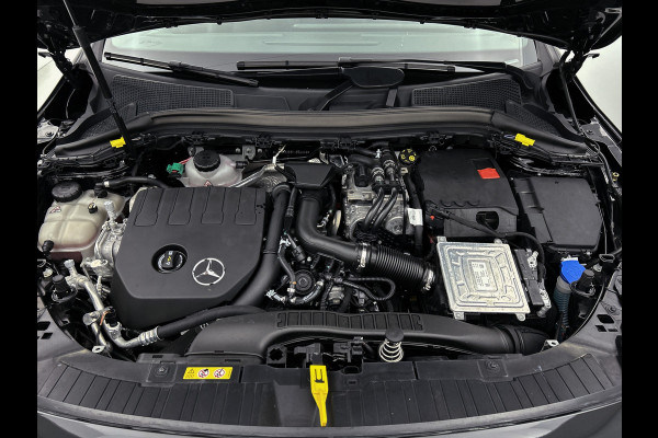 Mercedes-Benz GLA 250 e Luxury Line | 5 spaaks lichtmetalen velgen | Wide screen | Navigatie | Parking support | Inclusief 24 maanden Mercedes-Benz Certified garantie voor Europa.