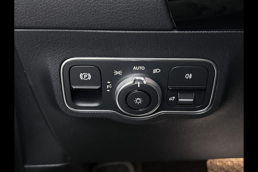 Mercedes-Benz GLA 250 e Luxury Line | 5 spaaks lichtmetalen velgen | Wide screen | Navigatie | Parking support | Inclusief 24 maanden Mercedes-Benz Certified garantie voor Europa.