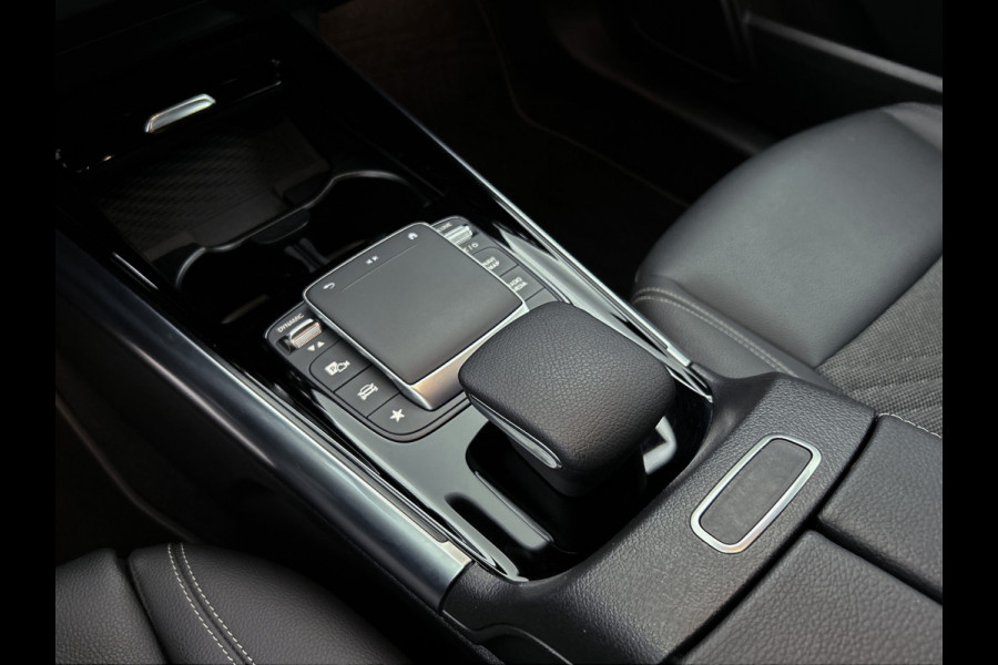 Mercedes-Benz GLA 250 e Luxury Line | 5 spaaks lichtmetalen velgen | Wide screen | Navigatie | Parking support | Inclusief 24 maanden Mercedes-Benz Certified garantie voor Europa.