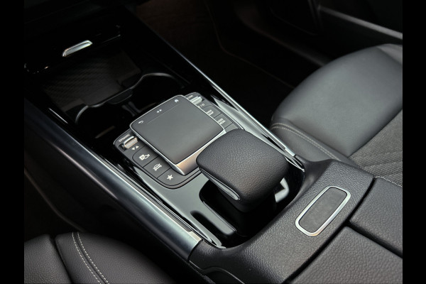 Mercedes-Benz GLA 250 e Luxury Line | 5 spaaks lichtmetalen velgen | Wide screen | Navigatie | Parking support | Inclusief 24 maanden Mercedes-Benz Certified garantie voor Europa.