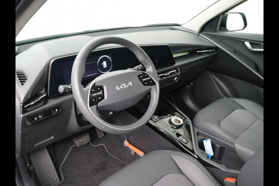 Kia Niro EV DynamicLine 64.8 kWh - Navigatie - Parkeersensoren voor en achter - Adaptieve cruise control - Fabrieksgarantie tot 11-2030