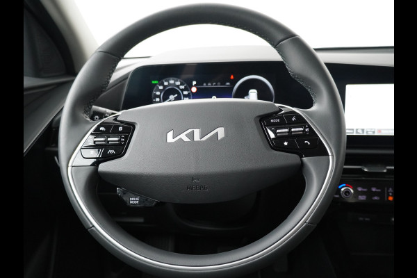 Kia Niro EV DynamicLine 64.8 kWh - Navigatie - Parkeersensoren voor en achter - Adaptieve cruise control - Fabrieksgarantie tot 11-2030