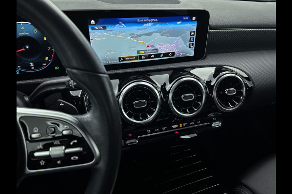 Mercedes-Benz A-Klasse 180 Advantage Lichtmetalen velgen | wide screen | navigatie | parking support met Camera achter | Inclusief 24 maanden Mercedes-Benz Certified garantie voor Europa.