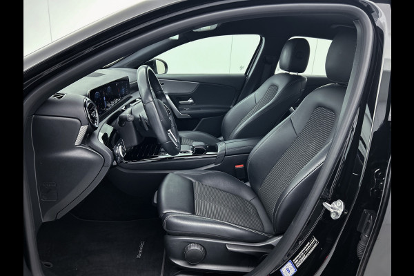 Mercedes-Benz A-Klasse 180 Advantage Lichtmetalen velgen | wide screen | navigatie | parking support met Camera achter | Inclusief 24 maanden Mercedes-Benz Certified garantie voor Europa.
