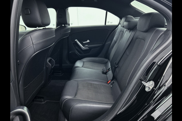 Mercedes-Benz A-Klasse 180 Advantage Lichtmetalen velgen | wide screen | navigatie | parking support met Camera achter | Inclusief 24 maanden Mercedes-Benz Certified garantie voor Europa.