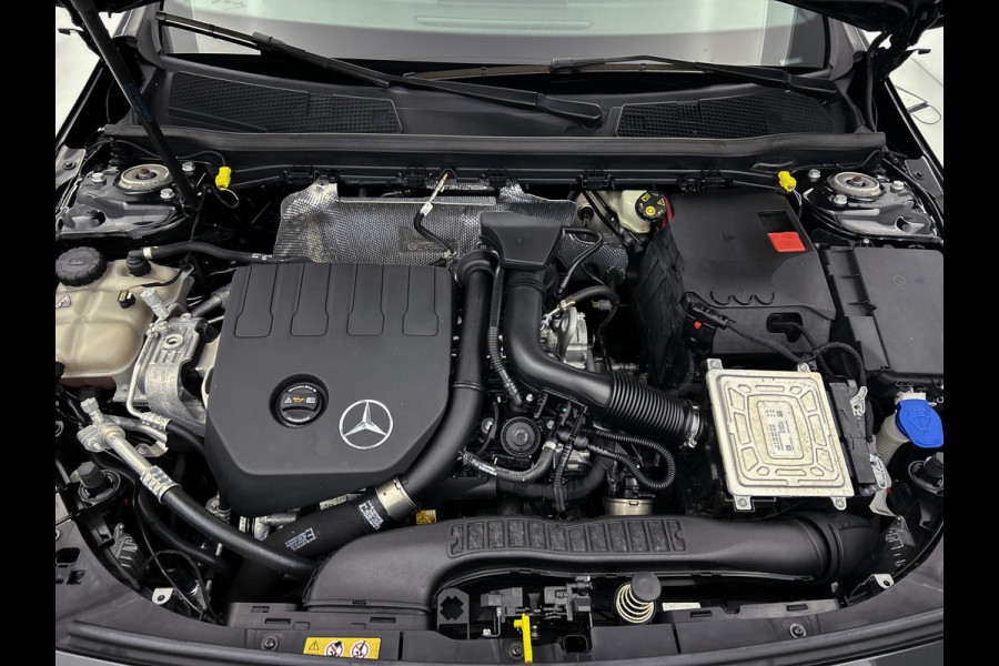 Mercedes-Benz A-Klasse 180 Advantage Lichtmetalen velgen | wide screen | navigatie | parking support met Camera achter | Inclusief 24 maanden Mercedes-Benz Certified garantie voor Europa.