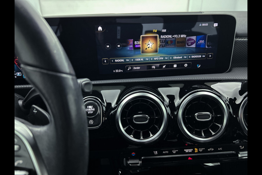 Mercedes-Benz A-Klasse 180 Advantage Lichtmetalen velgen | wide screen | navigatie | parking support met Camera achter | Inclusief 24 maanden Mercedes-Benz Certified garantie voor Europa.