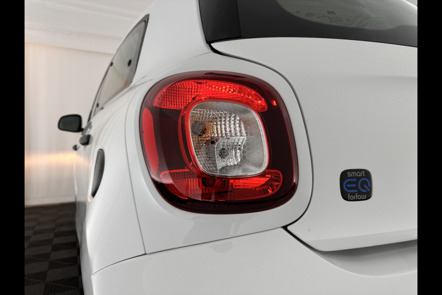 Smart Forfour EQ Essential 18 kWh [ 3-Fase ] (INCL-BTW) Aut. *FULL-LEATHER | AIRCO | CRUISE | DAB+ | COMFORT-SEATS | 15''ALU*