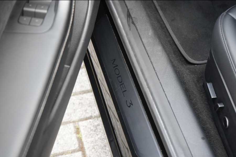 Tesla Model 3 Long Range RWD 75 kWh 638KM Range