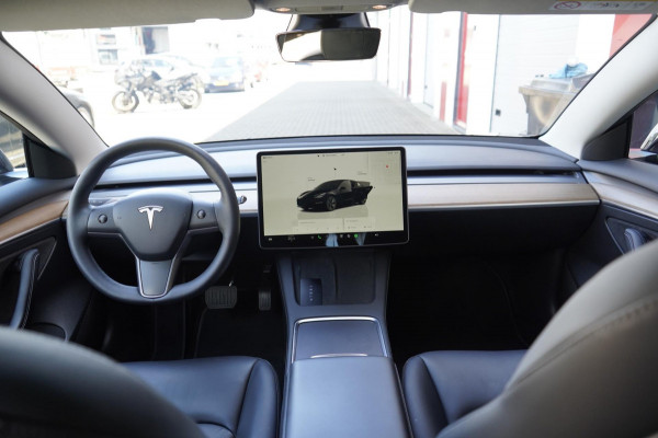 Tesla Model 3 Long Range RWD 75 kWh 638KM Range