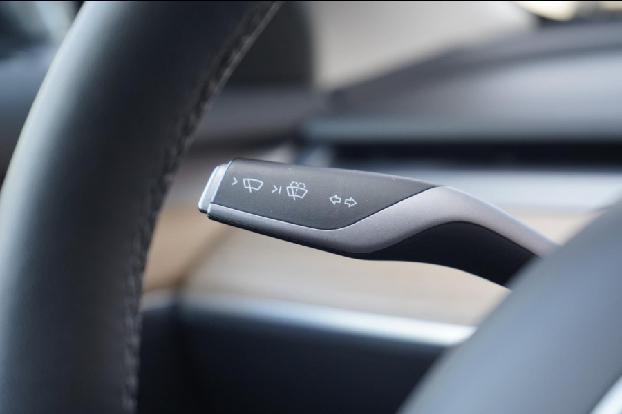 Tesla Model 3 Long Range RWD 75 kWh 638KM Range