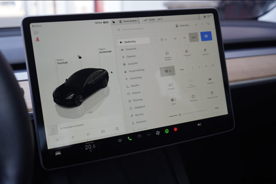 Tesla Model 3 Long Range RWD 75 kWh 638KM Range