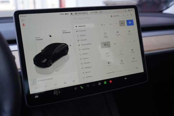Tesla Model 3 Long Range RWD 75 kWh 638KM Range
