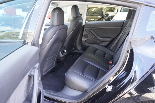 Tesla Model 3 Long Range RWD 75 kWh 638KM Range