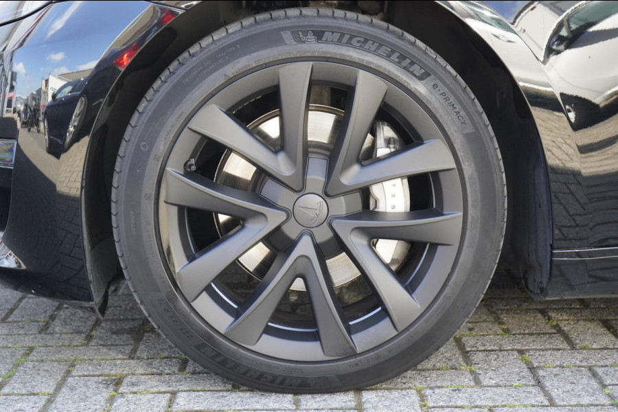 Tesla Model 3 Long Range RWD 75 kWh 638KM Range