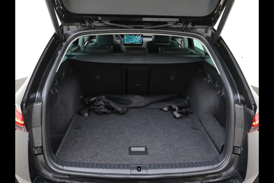 Škoda Octavia Combi 150PK AUTOMAAT ADAPTIVE | WINTERPACK | CAMERA | NAVI | KEYLESS!