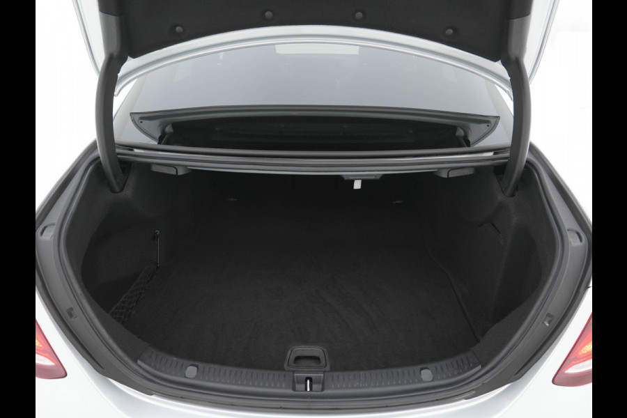 Mercedes-Benz E-Klasse 200 d Business Solution Sport AMG Aut. *PANO | FULL-LEATHER | MULTI-BEAM | WIDE-SCREEN-DIGI-COCKPIT | AMBIENT-LIGHT | SURROUND-VIEW | BLIND-SPOT | MEMORY-PACK | DAB+ | NAVI-FULLMAP | APP.CONNECT | COMFORT-SEATS | 19''ALU*