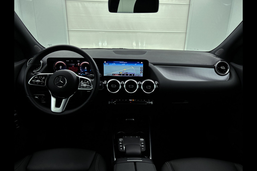 Mercedes-Benz GLA 250 e Luxury Line | 5 spaaks lichtmetalen velgen | Wide screen | Navigatie | Parking support | Inclusief 24 maanden Mercedes-Benz Certified garantie voor Europa.