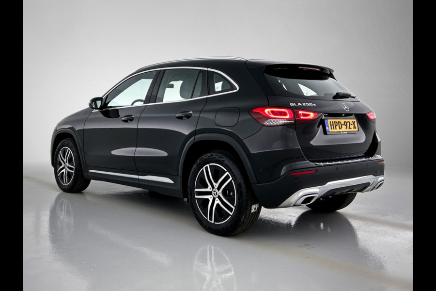 Mercedes-Benz GLA 250 e Luxury Line | 5 spaaks lichtmetalen velgen | Wide screen | Navigatie | Parking support | Inclusief 24 maanden Mercedes-Benz Certified garantie voor Europa.