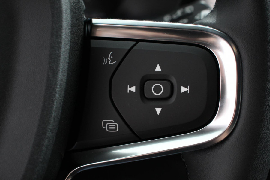 Volvo XC40 1.5 T5 Plug-in hybrid Plus Dark Volvo XC40 1.5 T5 Recharge Plus Dark | Navigatie | Climate Control | Adaptive Cruise Control  | 18"LMV | Parkeer sensoren | Dab | Led
