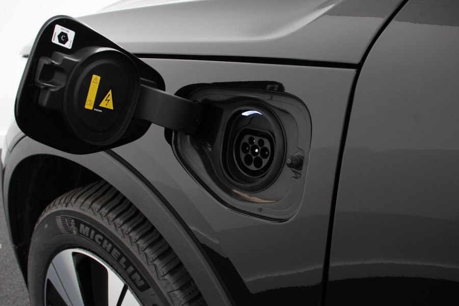 Volvo XC40 1.5 T5 Plug-in hybrid Plus Dark Volvo XC40 1.5 T5 Recharge Plus Dark | Navigatie | Climate Control | Adaptive Cruise Control  | 18"LMV | Parkeer sensoren | Dab | Led