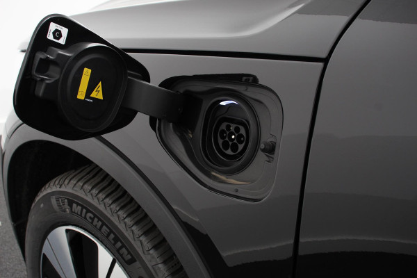 Volvo XC40 1.5 T5 Plug-in hybrid Plus Dark Volvo XC40 1.5 T5 Recharge Plus Dark | Navigatie | Climate Control | Adaptive Cruise Control  | 18"LMV | Parkeer sensoren | Dab | Led