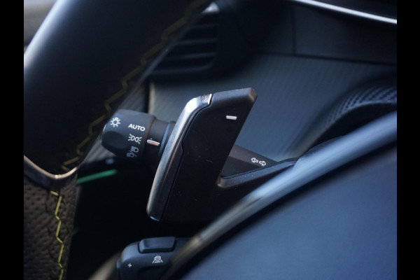 Peugeot 2008 1.2 Hybrid 136 GT