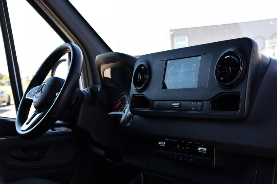Mercedes-Benz Sprinter 315 1.9 CDI L2H2 PB Edition Camera, Cruise, Carplay, 3500KG Trekgewicht LED, Automaat, Multimedia, 150PK, Uniek!