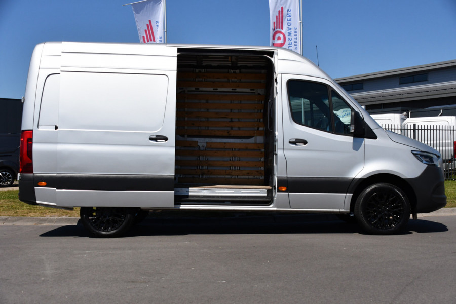 Mercedes-Benz Sprinter 315 1.9 CDI L2H2 PB Edition Camera, Cruise, Carplay, 3500KG Trekgewicht LED, Automaat, Multimedia, 150PK, Uniek!