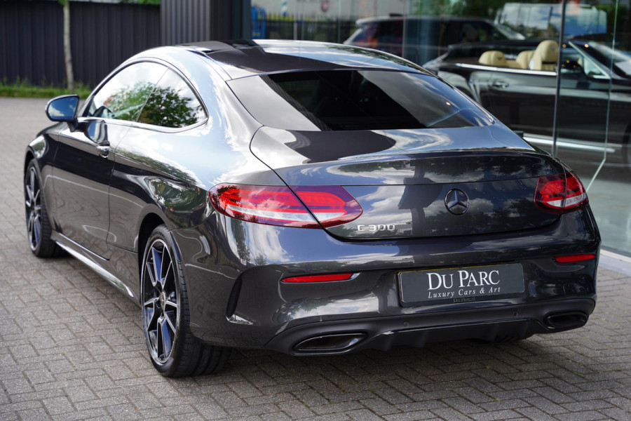 Mercedes-Benz C-Klasse 300 Coupe 259 Pk AMG-Optiek Panorama Dak