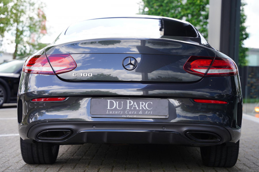 Mercedes-Benz C-Klasse 300 Coupe 259 Pk AMG-Optiek Panorama Dak