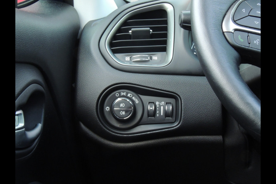 Jeep Renegade 120pk Freedom | Elec. Panoramadak | Lederen bekleding | Trekhaak