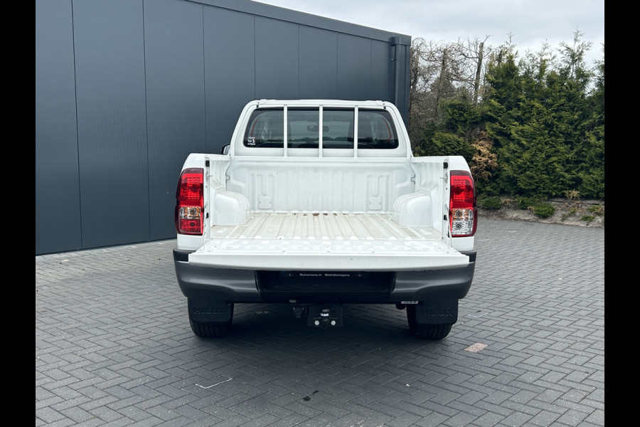Toyota Hilux 2.4 D-4D XTRA CAB / 3.5 TONS TREKHAAK / !! NIEUW !! BPM VRIJ / TREPLANKEN // 4x4 / AIRCO / CRUISE / 3.500 KG TREKGEWICHT