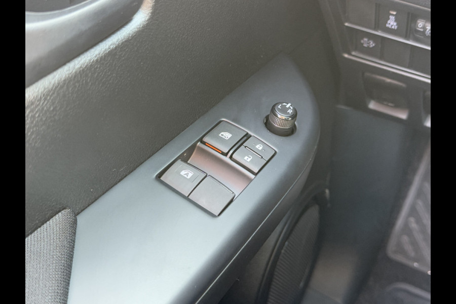 Toyota Hilux 2.4 D-4D XTRA CAB / 3.5 TONS TREKHAAK / !! NIEUW !! BPM VRIJ / TREPLANKEN // 4x4 / AIRCO / CRUISE / 3.500 KG TREKGEWICHT