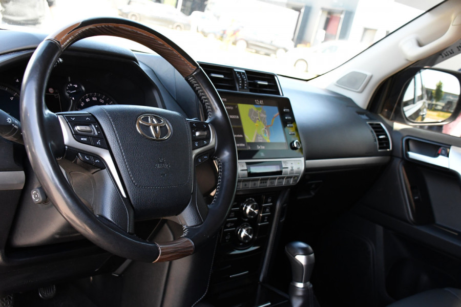 Toyota Land Cruiser 2.8 D-4D-F Professional High Black Edition Full Options, 360 camera, 5 deurs, LED, Leder, Automaat, Multimedia, Trekhaak 3500KG, uniek!
